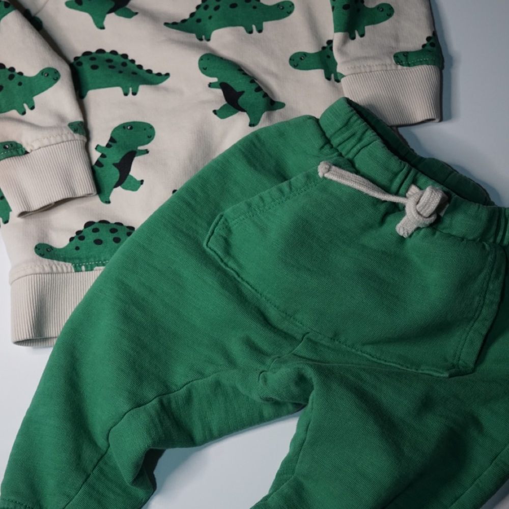 H&M size 12-18 month it’s beautiful sweater and pant set . - Picture 4 of 5